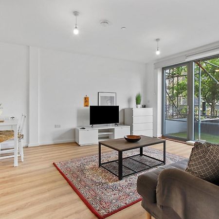 לונדון Centrally Located - Modern - 2Bed - 2Bath Apartment מראה חיצוני תמונה