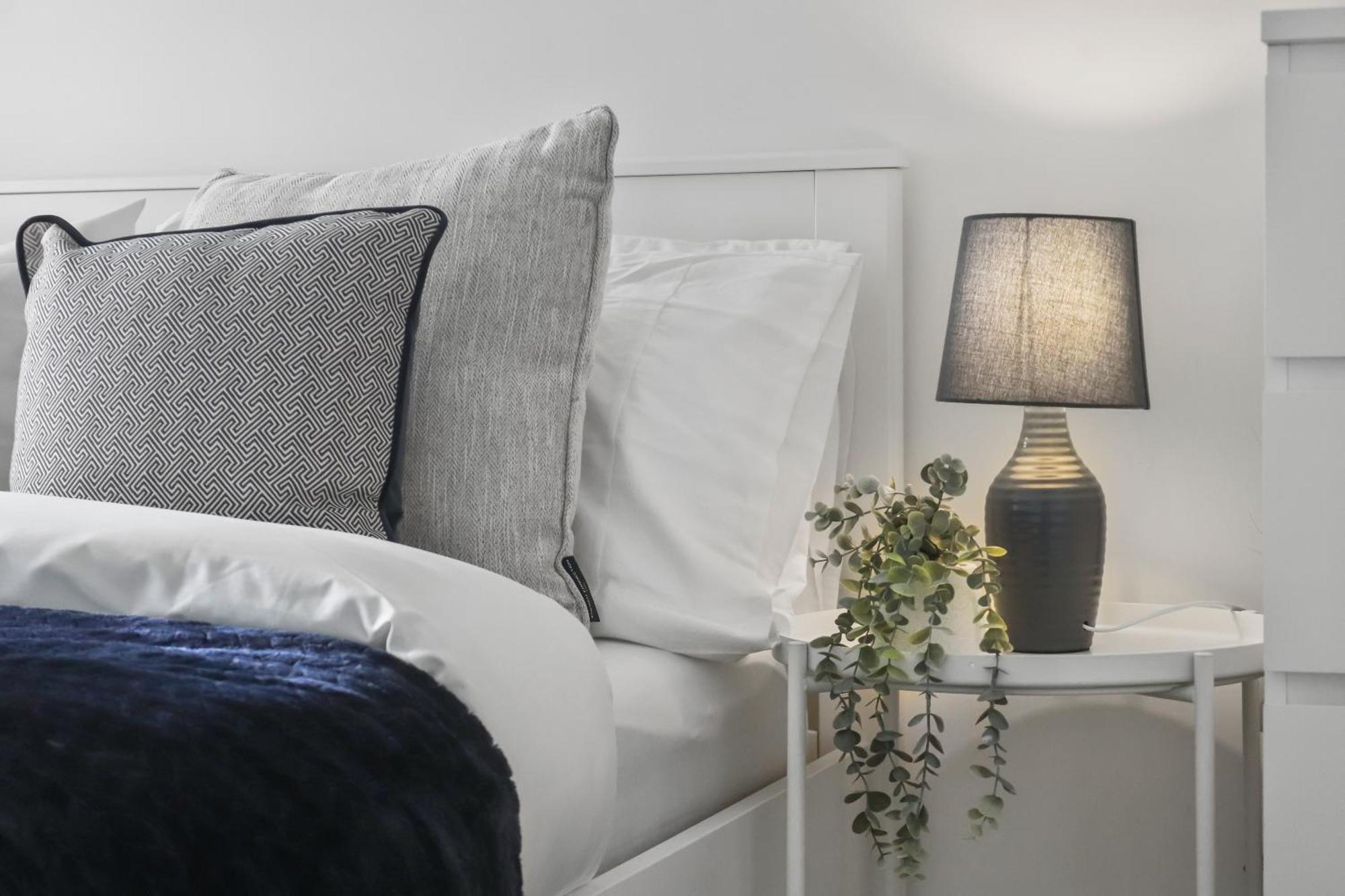 לונדון Centrally Located - Modern - 2Bed - 2Bath Apartment מראה חיצוני תמונה