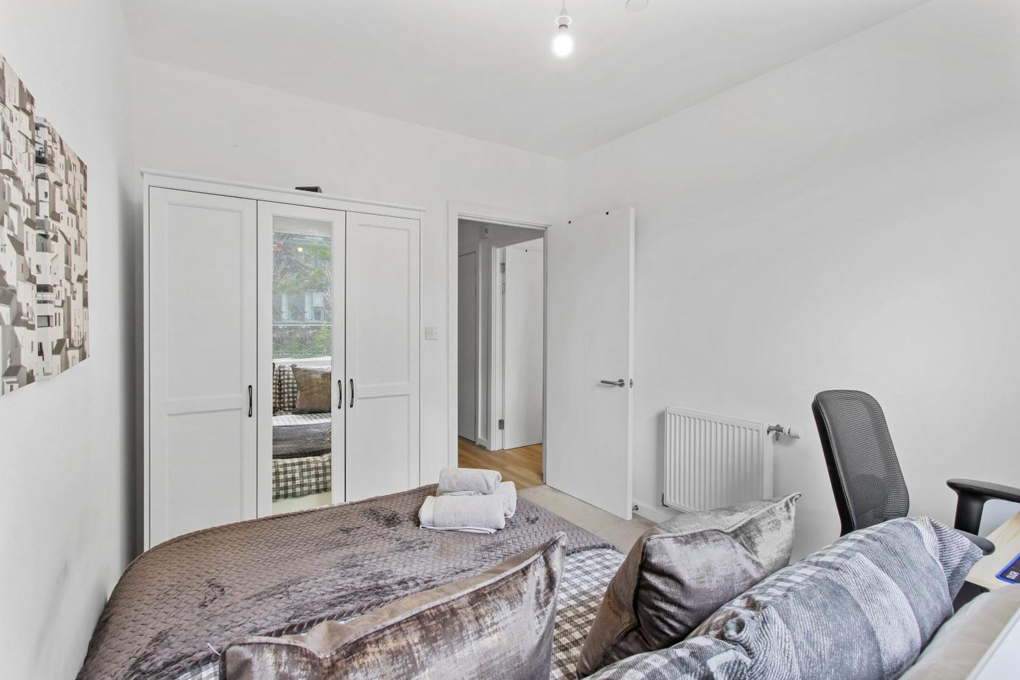 לונדון Centrally Located - Modern - 2Bed - 2Bath Apartment מראה חיצוני תמונה