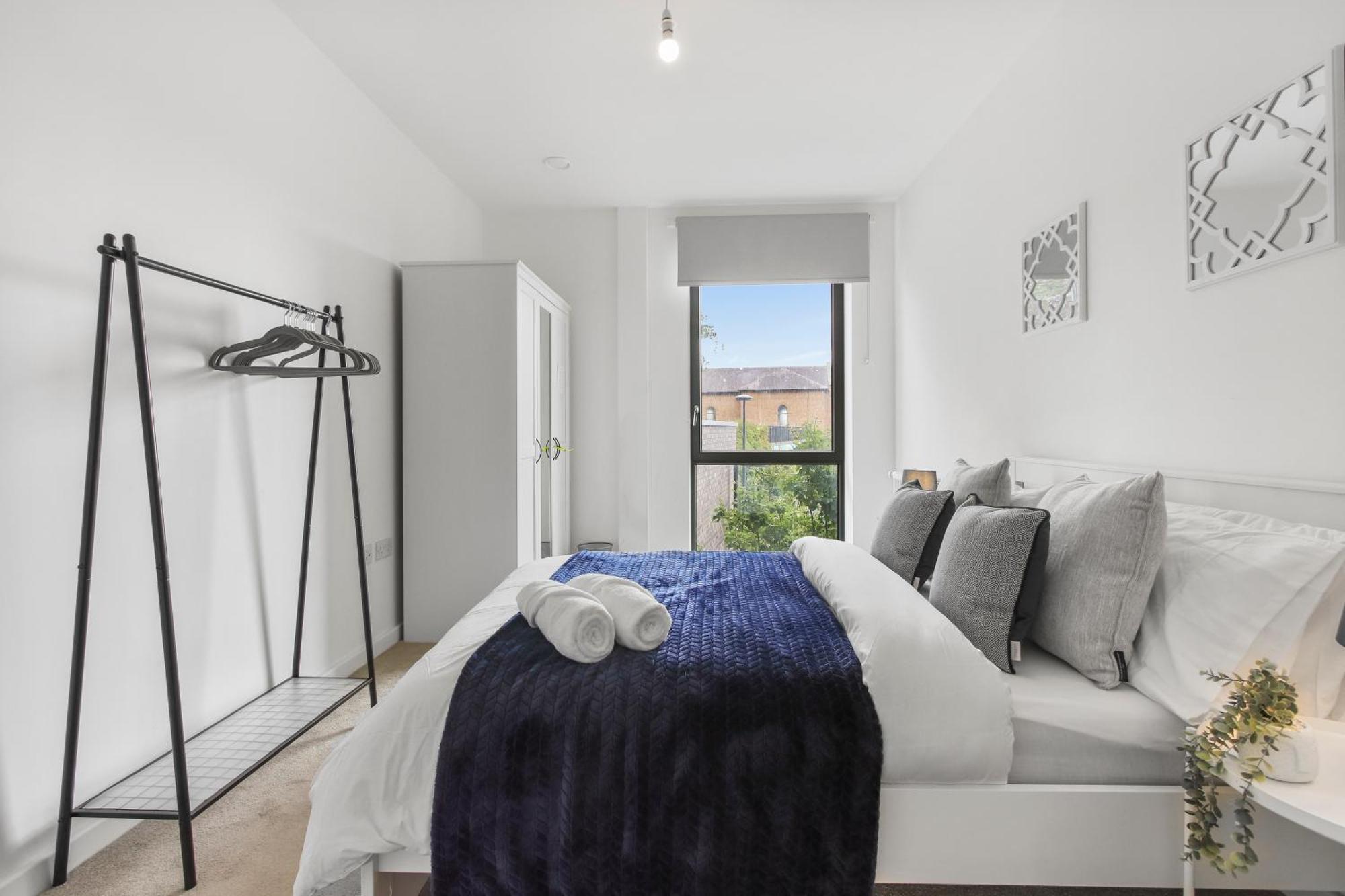 לונדון Centrally Located - Modern - 2Bed - 2Bath Apartment מראה חיצוני תמונה