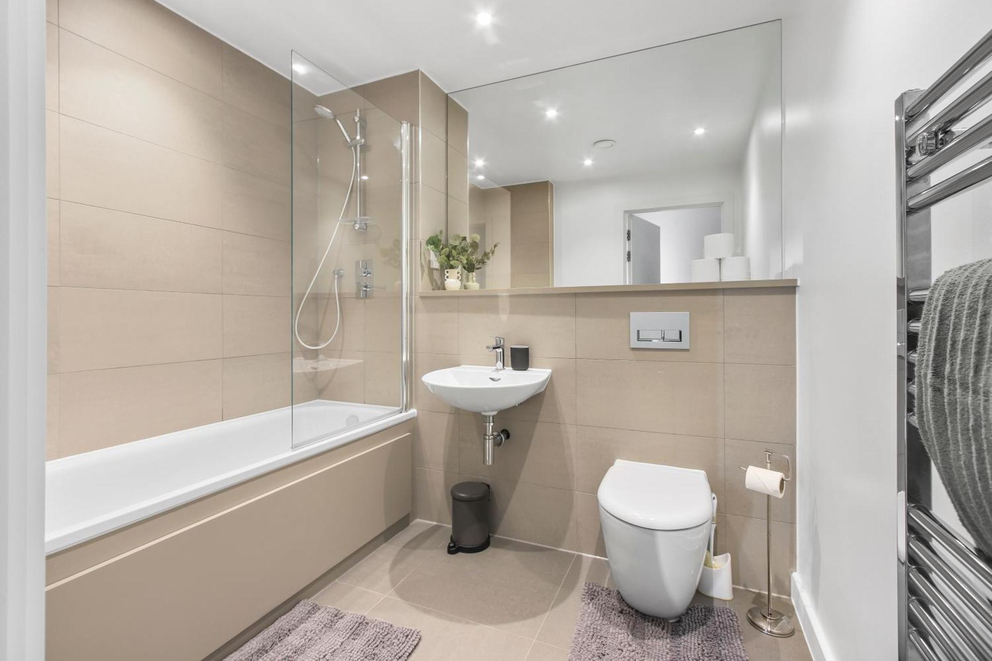 לונדון Centrally Located - Modern - 2Bed - 2Bath Apartment מראה חיצוני תמונה