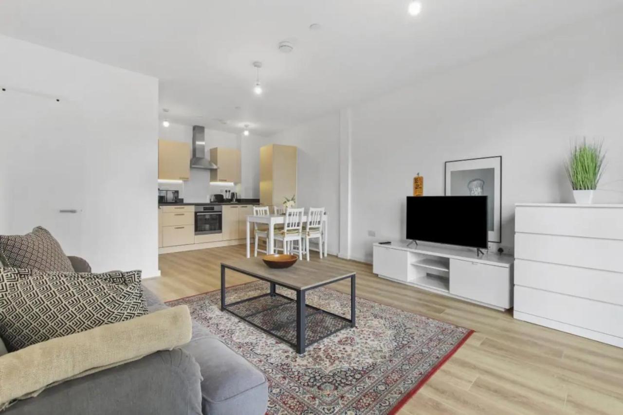 לונדון Centrally Located - Modern - 2Bed - 2Bath Apartment מראה חיצוני תמונה