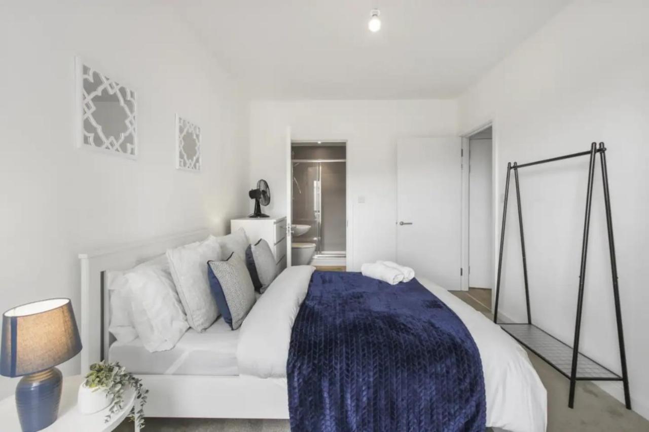 לונדון Centrally Located - Modern - 2Bed - 2Bath Apartment מראה חיצוני תמונה