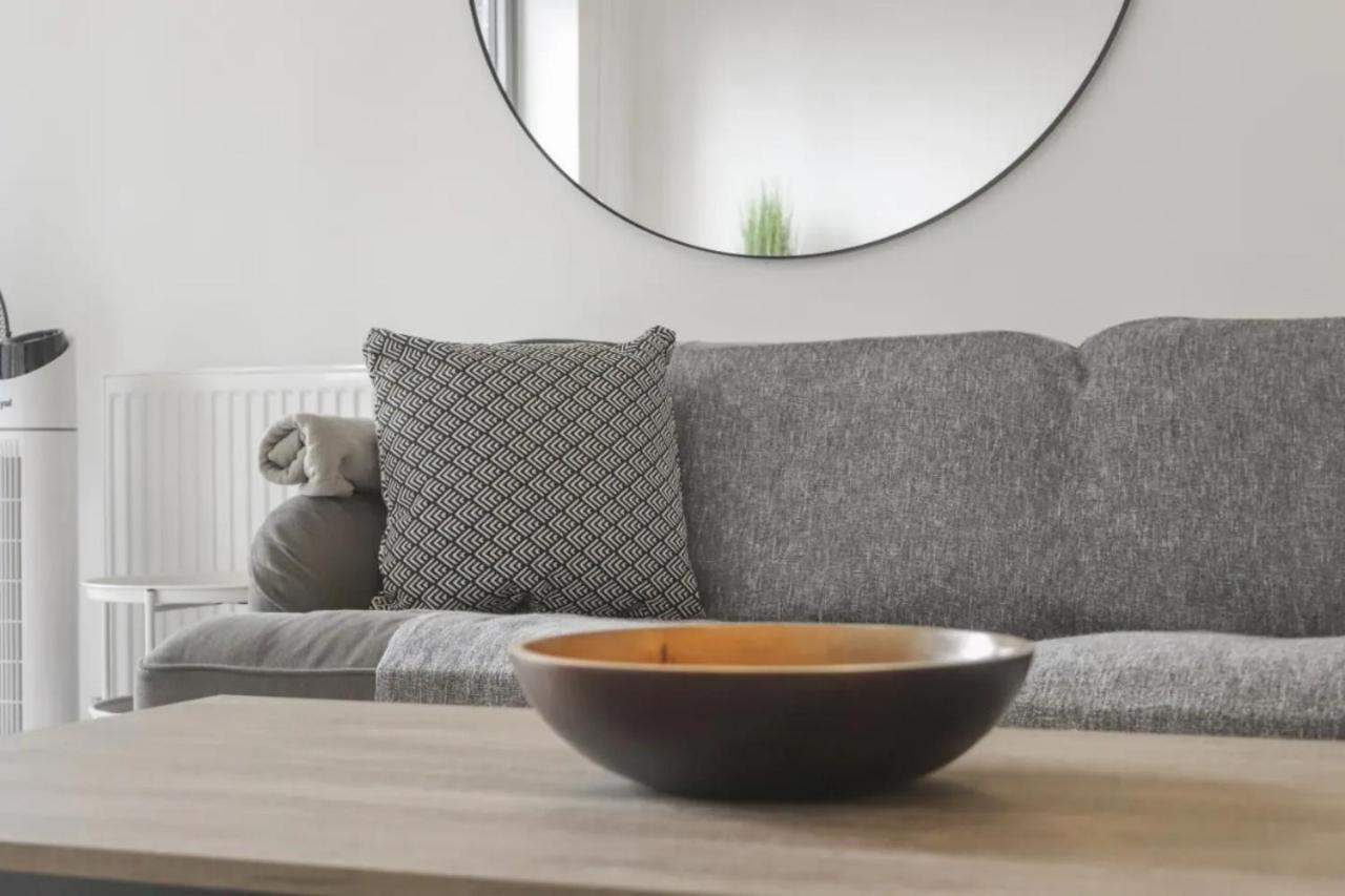 לונדון Centrally Located - Modern - 2Bed - 2Bath Apartment מראה חיצוני תמונה