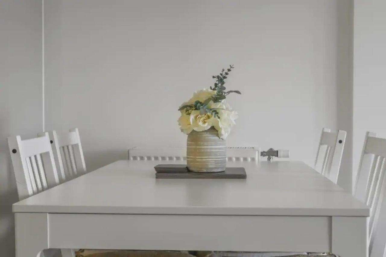 לונדון Centrally Located - Modern - 2Bed - 2Bath Apartment מראה חיצוני תמונה