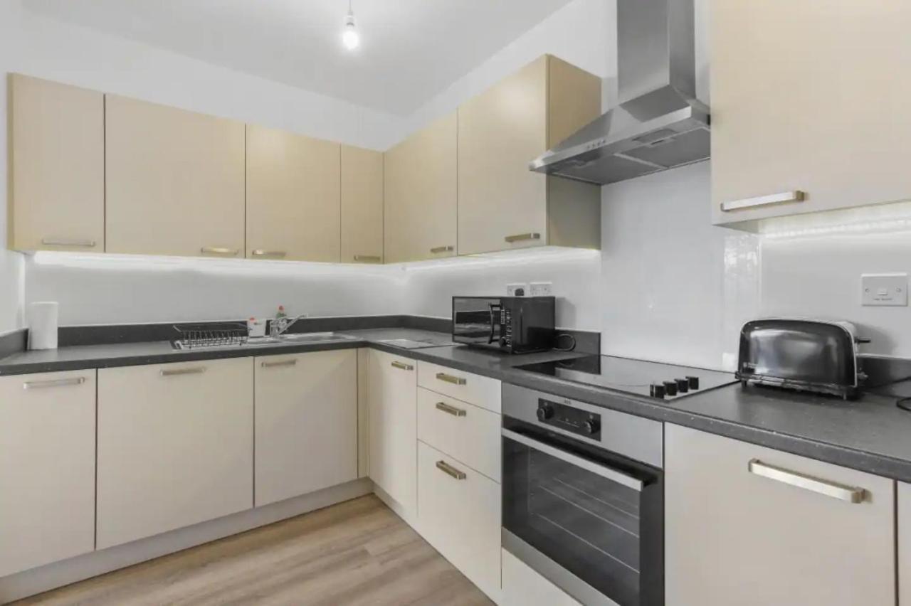 לונדון Centrally Located - Modern - 2Bed - 2Bath Apartment מראה חיצוני תמונה