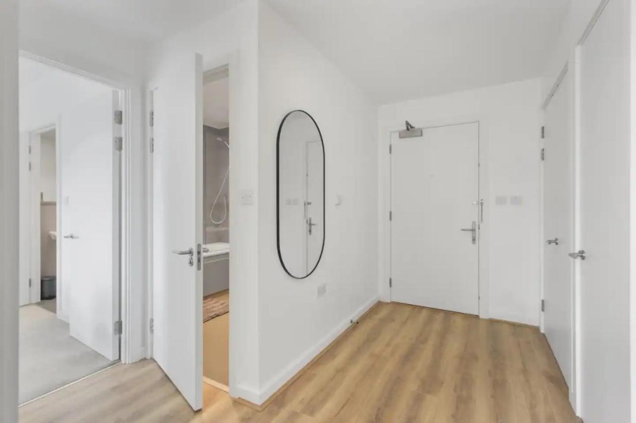 לונדון Centrally Located - Modern - 2Bed - 2Bath Apartment מראה חיצוני תמונה
